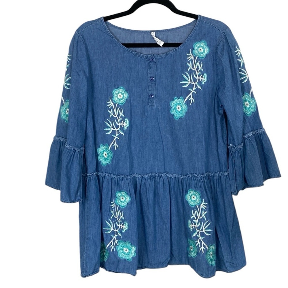 Mür mür embroidered chambray top